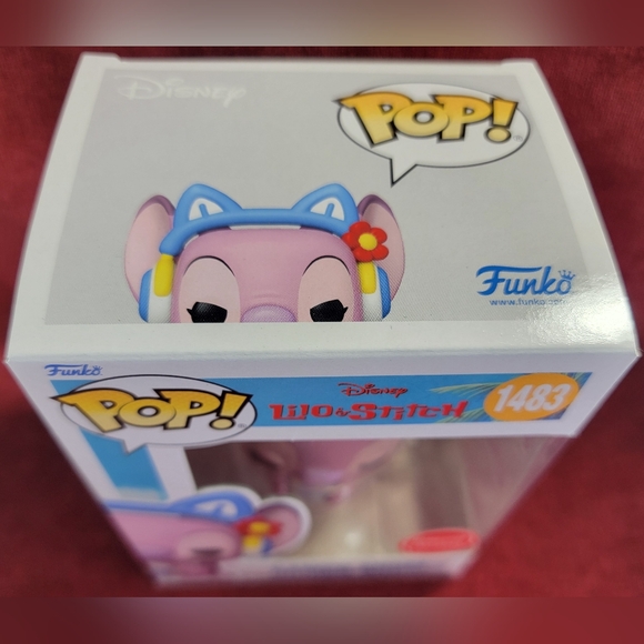 Gamer angel gamestop exclusive funko # 1483 (nib) With pop protector - Picture 4 of 7